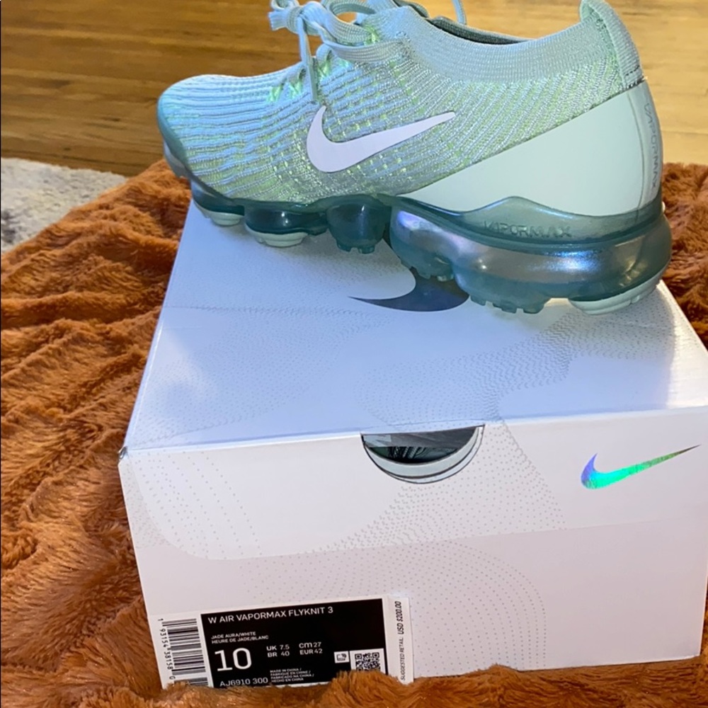 brand new size 10 women vapor max NEVER WOrn - Picture 3 of 4